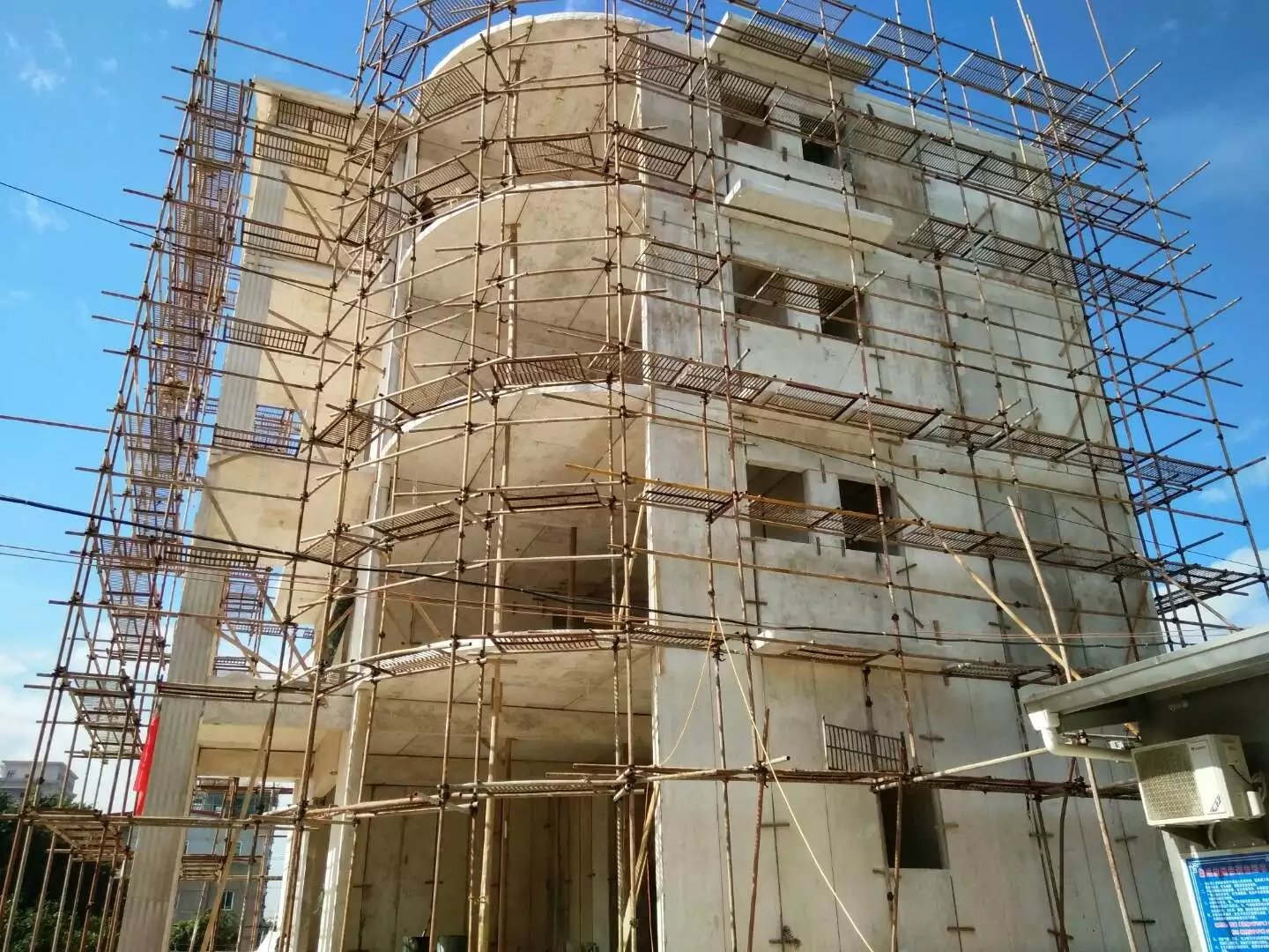 宽城星河绿色环保装配式建材在福建修建的五层别墅建筑